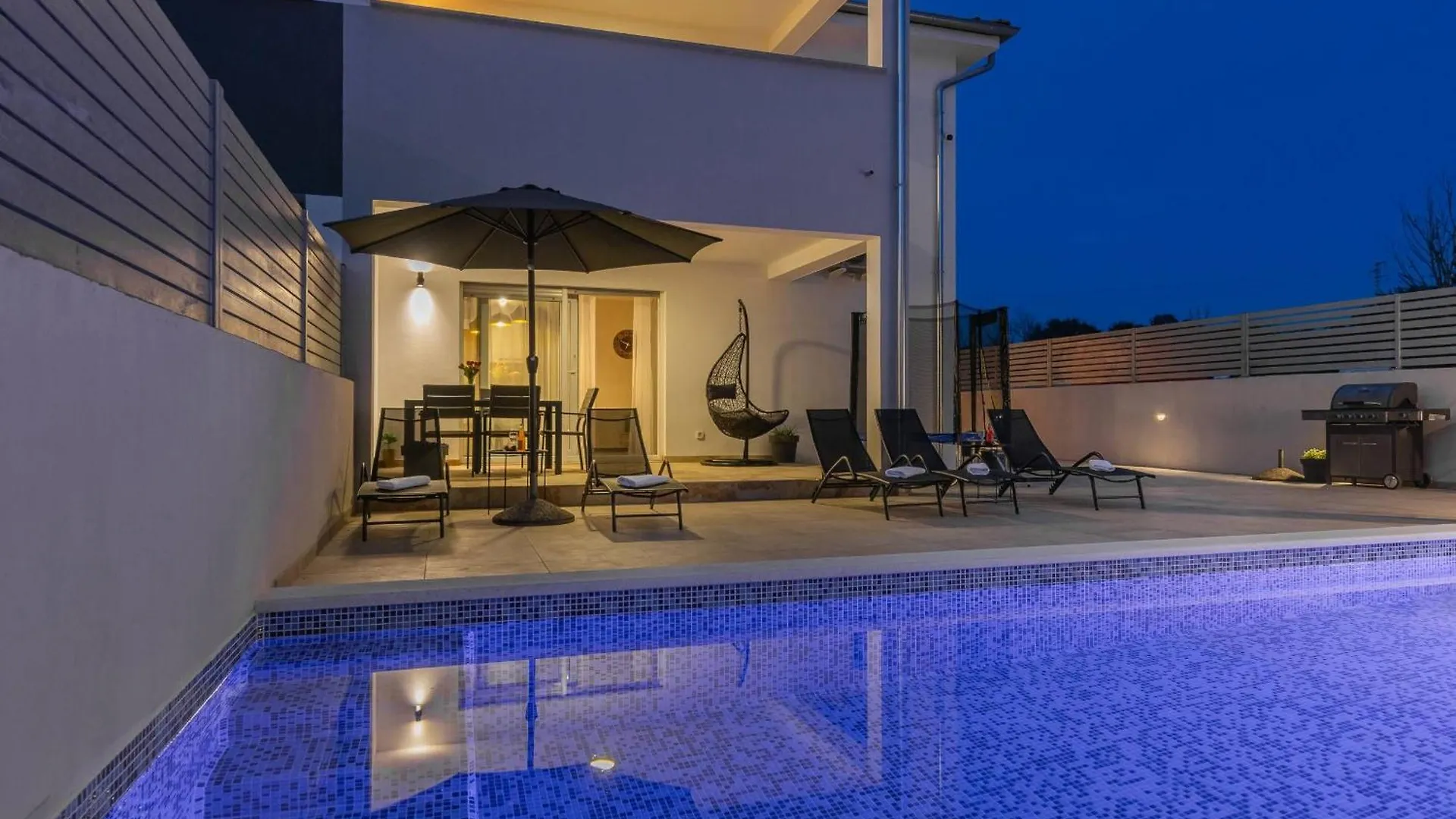 Villa Ema Und Ana Pula Holiday home