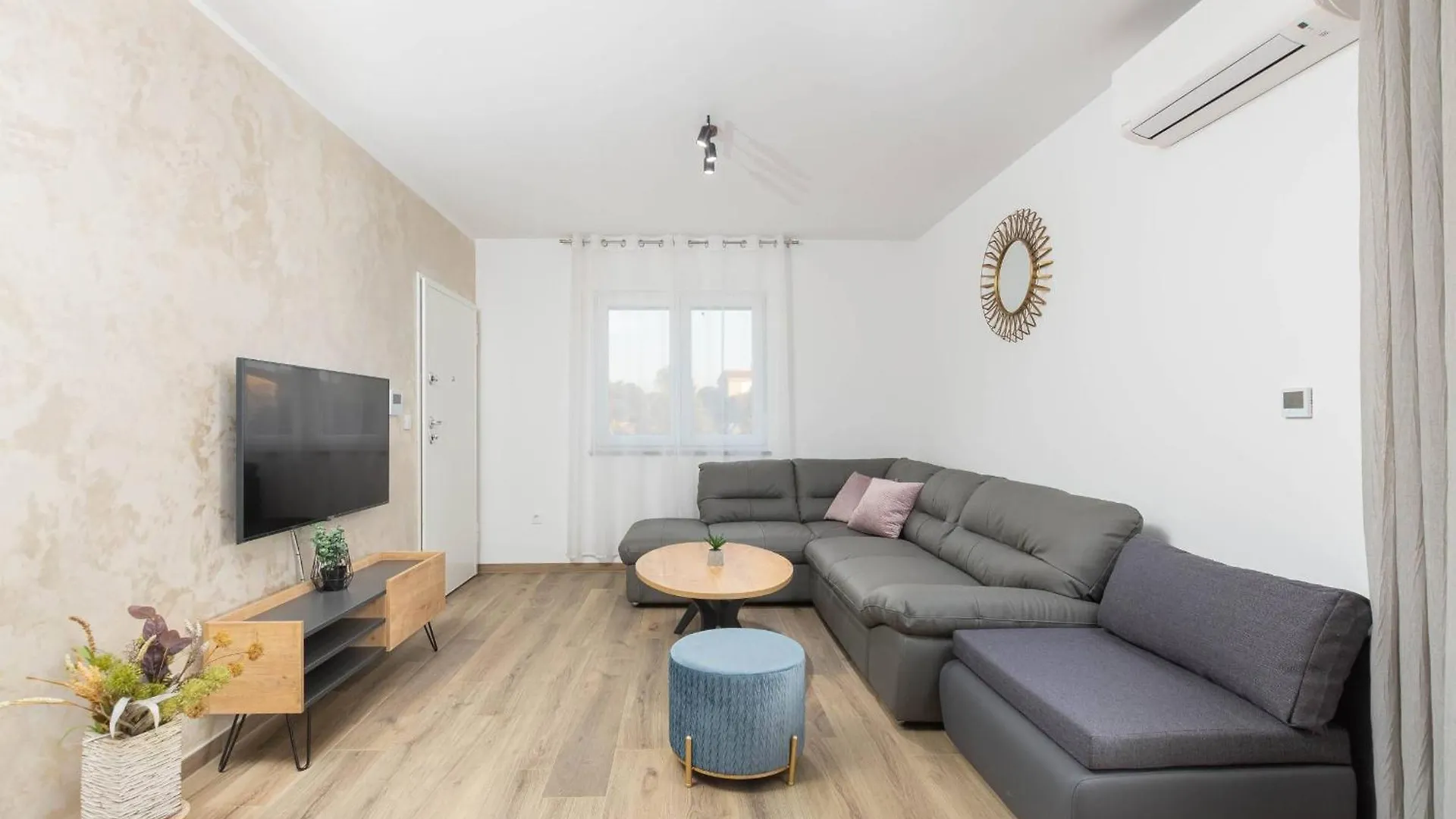 Villa Ema Und Ana Pula Feriehus